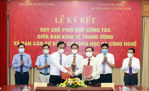 Ban Kinh tế Trung ương và Ban cán sự Đảng Bộ Khoa học và Công nghệ ký quy chế phối hợp công tác